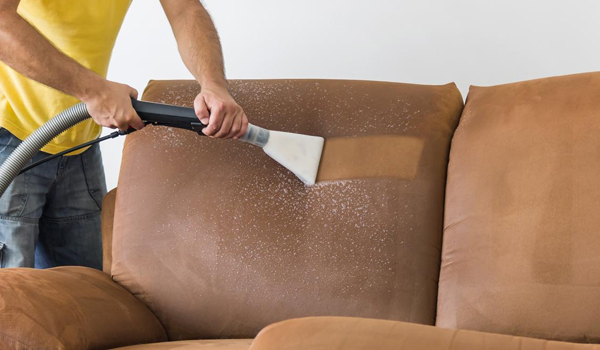 ¿Por qué utilizar espuma para limpiar sillones?
